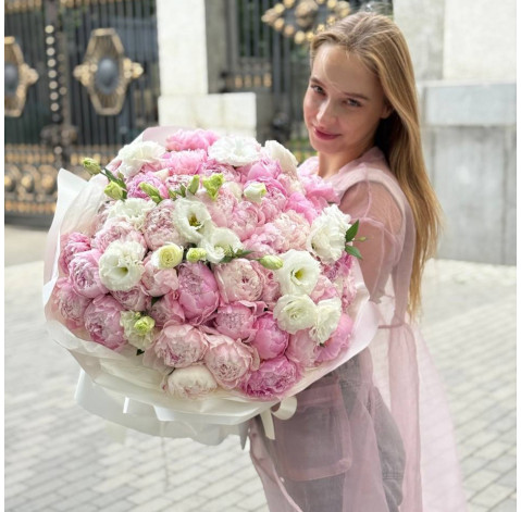 Bouquet of Peonies and Eustoma 1 Flower delivery