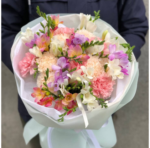 Букет Перше кохання доставка квітів Букет Перше кохання 3 доставка квітів