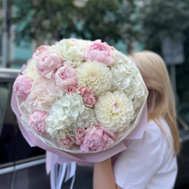 Bouquet Angelic Motifs Flower delivery