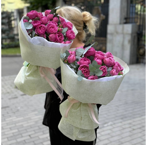 Bouquet of 7 roses Misty Bubbles 3 Flower delivery