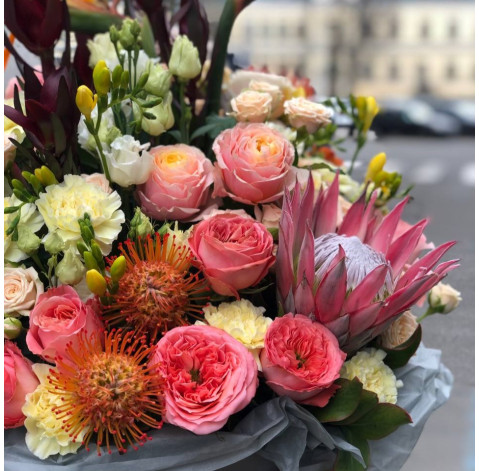 Flower arrangement Exotic 5 Flower delivery