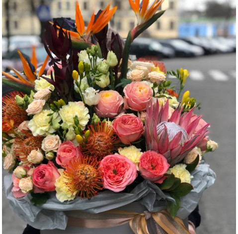 Flower arrangement Exotic 3 Flower delivery