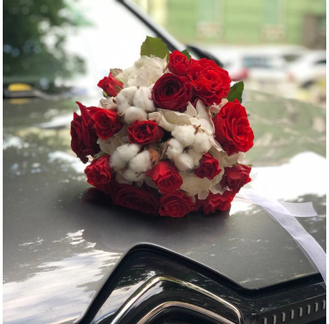 Baroque Bouquet 4 Flower delivery