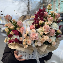 Квіткова композиція Медова насолода доставка квітів