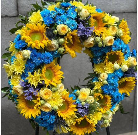 Round Wreath Yellow-Blue 3 Flower delivery