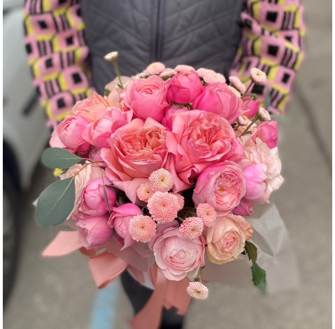 Квіткова композиція Сюрприз 2 доставка квітів