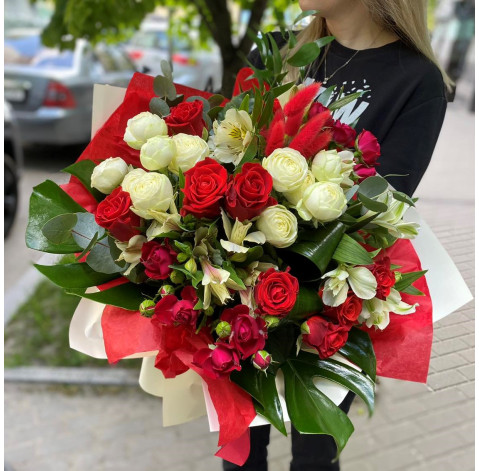 Bouquet Red and white tones 1 Flower delivery