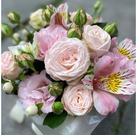 Квіткова композиція Вишукана гармонія 4 доставка квітів