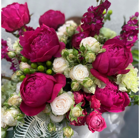 Квіткова композиція Світ у твоїх очах 4 доставка квітів