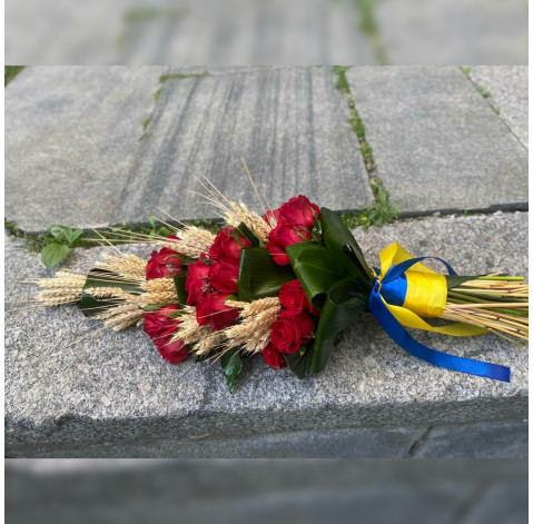 Букет для покладання з трояндами та колосками 2 доставка квітів