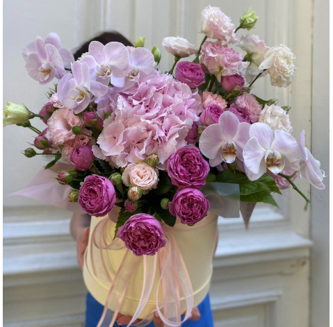 Квіткова композиція Сузір'я Діви 2 доставка квітів