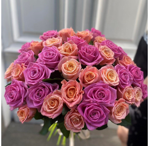 Букет 43 розы микс 2 доставка цветов