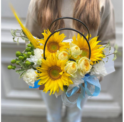 Flower Arrangement Holiday Day 2 Flower delivery