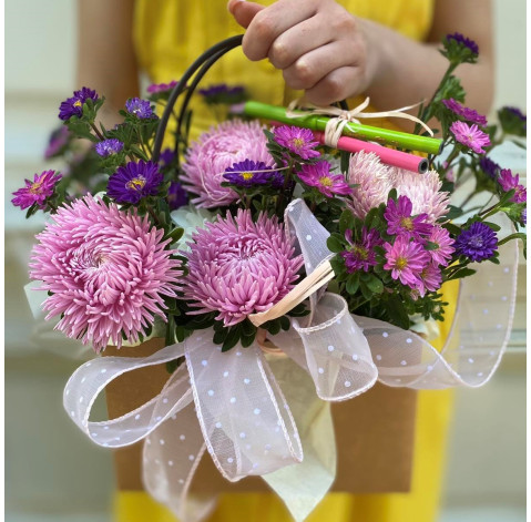 Квіткова композиція Першій вчительці 2 доставка квітів