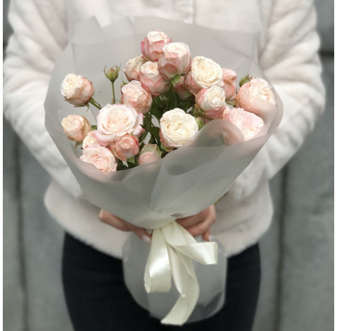 Bouquet of 5 roses Bombastic 2 Flower delivery