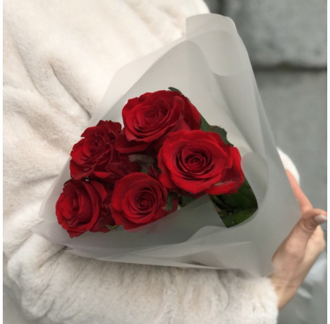 Bouquet of 5 roses Red Igl 1 Flower delivery