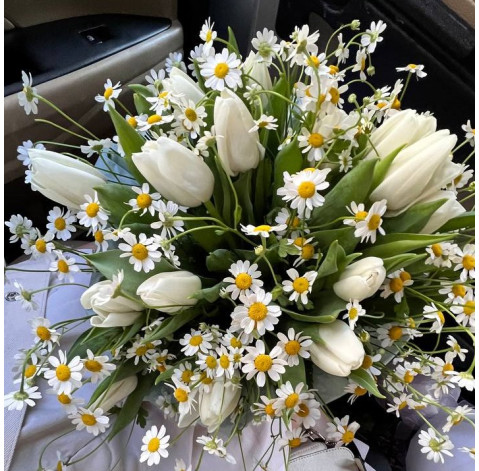 Букет Тюльпаны и ромашки 2 доставка цветов