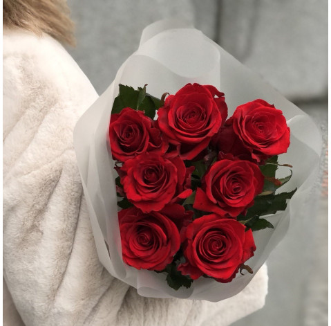 Букет 7 троянд Ред Ігл 2 доставка квітів
