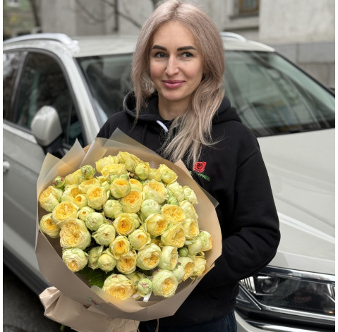 Букет 19 троянд Піоні Баблс 2 доставка квітів