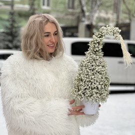 Christmas tree with gypsophila  Flower delivery