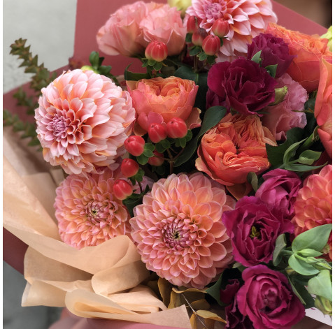 Букет Кораловий етюд 3 доставка квітів