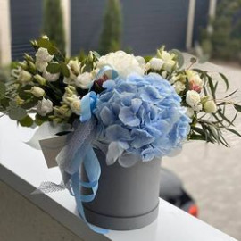 Flower arrangement Breeze Flower delivery