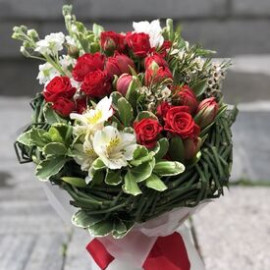 Букет Алая феерия доставка цветов