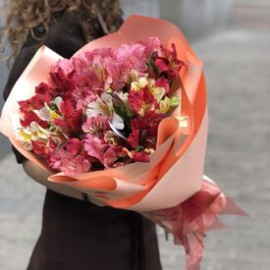 Bouquet of 11 Alstroemerias Flower delivery
