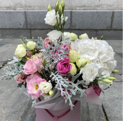 Квіткова композиція Мамі 2 доставка квітів