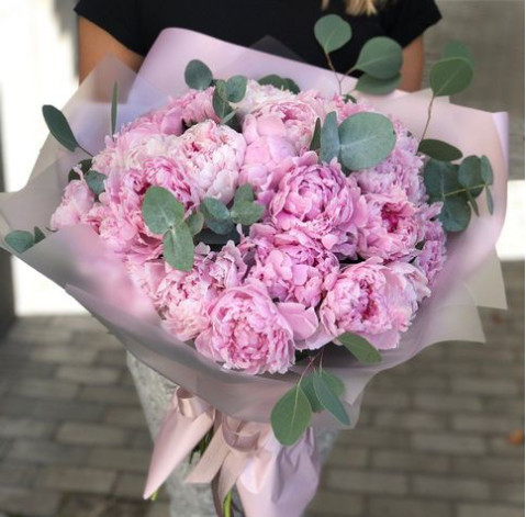 Букет 31 пион Сара Бернар 2 доставка цветов