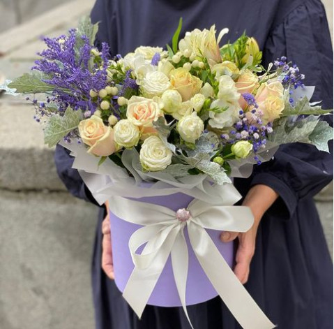 Квіткова композиція Між небом та землею 2 доставка квітів