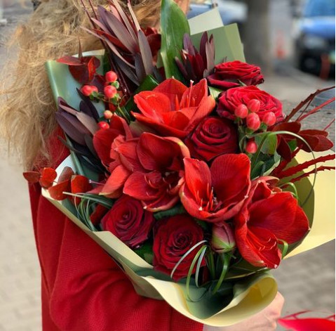 Букет Вогняна весна 2 доставка квітів