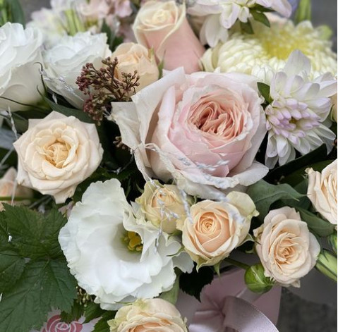 Цветочная композиция Волшебный день 2 доставка цветов