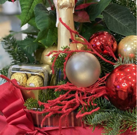 Новорічна композиція з пуансетією 2 доставка квітів