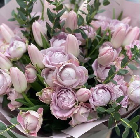 Букет Блоссом и тюльпаны 2 доставка цветов