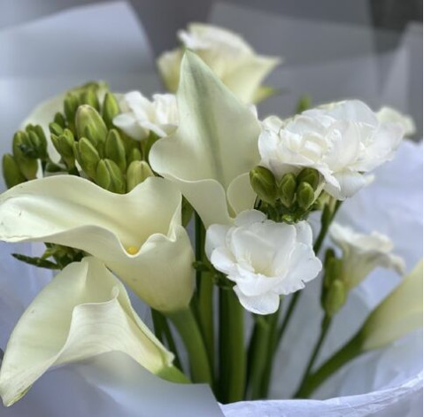 Букет Біле диво 2 доставка квітів