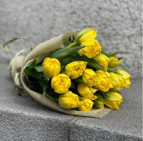 Bouquet of 17 yellow tulips 2 Flower delivery