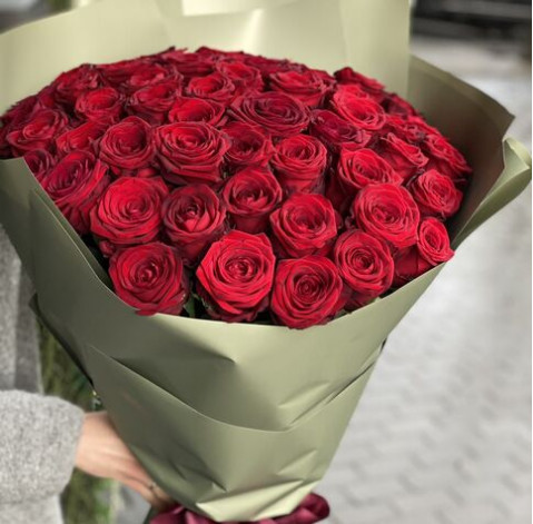 Букет 51 роза Ред Наоми 2 доставка цветов