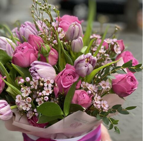 Квіткова композиція Весняний бриз 2 доставка квітів