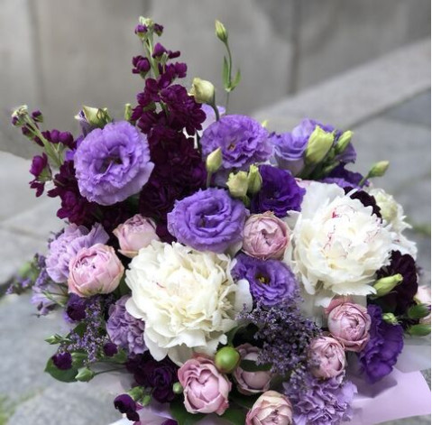 Квіткова композиція Фіолетовий настрій 2 доставка квітів