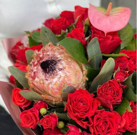 Букет Полум'яна пристрасть 3 доставка квітів