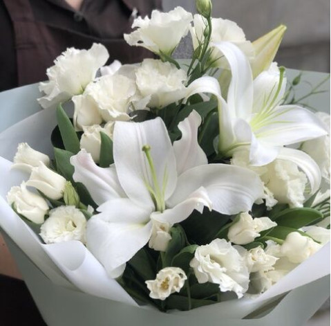 Букет Лілі 6 доставка квітів