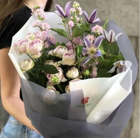 Букет Клематіс 2 доставка квітів