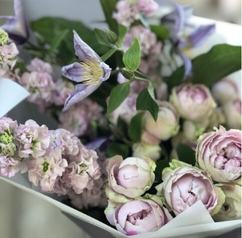 Букет Клематіс 4 доставка квітів