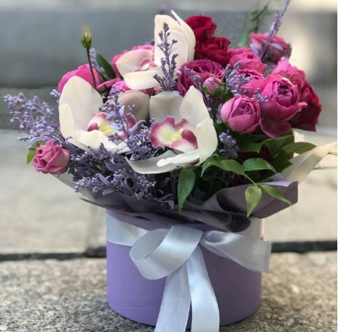 Квіткова композиція Романтичний блюз 2 доставка квітів
