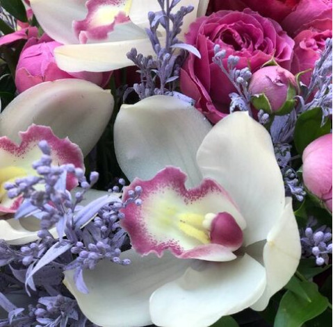 Квіткова композиція Романтичний блюз 3 доставка квітів