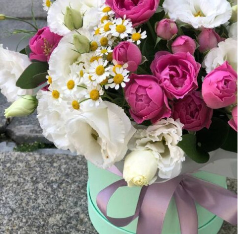 Квіткова композиція Жіночність 3 доставка квітів