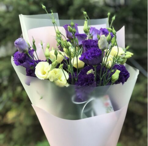 Букет 11 еустом 3 доставка квітів