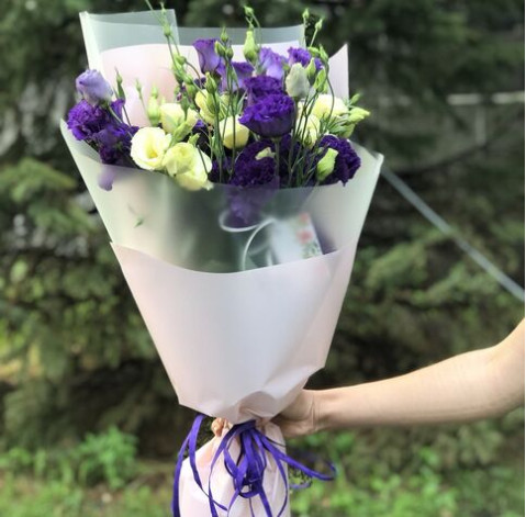 Букет 11 еустом 2 доставка квітів