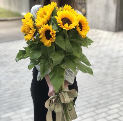 Bouquet of 11 sunflowers 2 Flower delivery